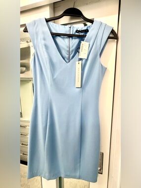 NEW! W/tags Black Halo Sleeveless V-Neck Light Blue Sheath Dress Size 4